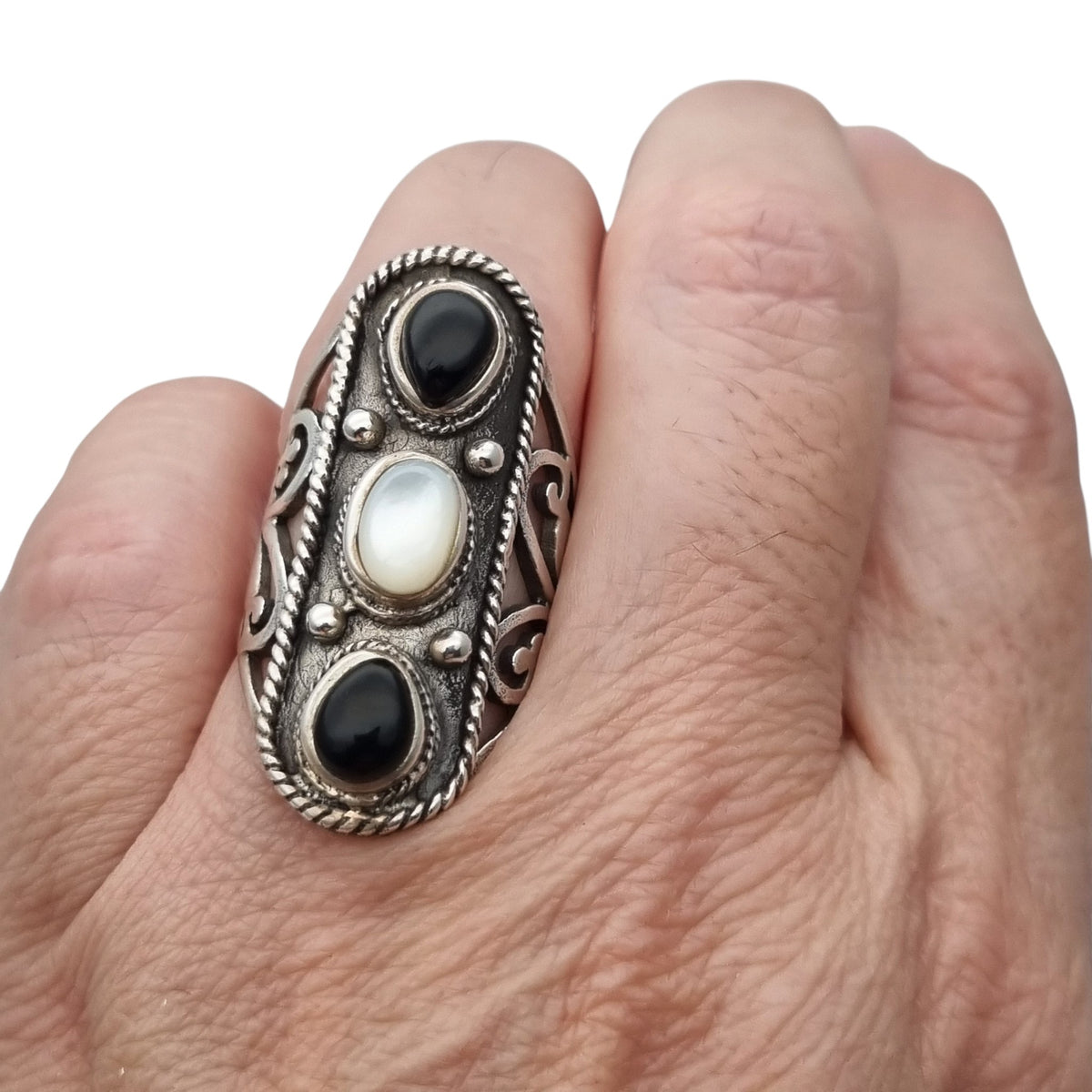 Vintage Spanish 925 silver boho style ring with onyx and mother-of-pearl, 1980s