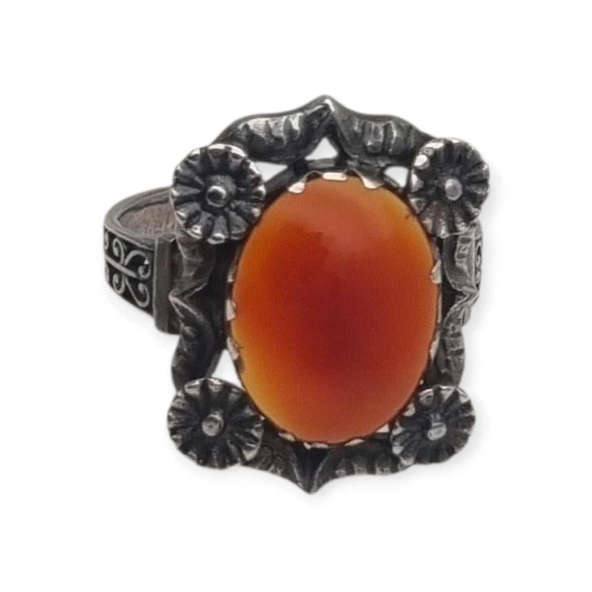 Antique Art Deco silver and carnelian ring with floral decoration, France 1950s