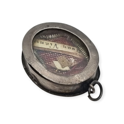 Teca relicario de plata atribuible a San Jean-Marie Vianney, Cura de Ars, Francia, ca. 1870-1925