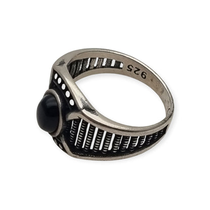 Anillo vintage boho de plata 925 y ónix negro, diseño geométrico calado, Europa, ca. 1990-2000