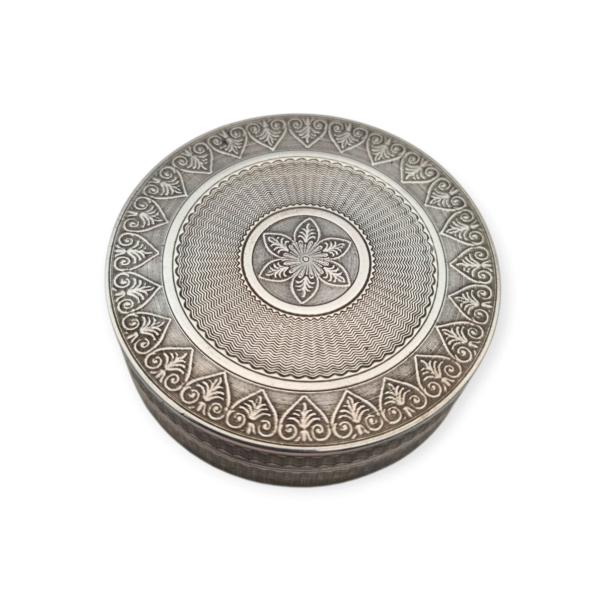 Caja Belle Epoque redonda francesa de plata guilloché de Albert Deflon, París, 1907–1920