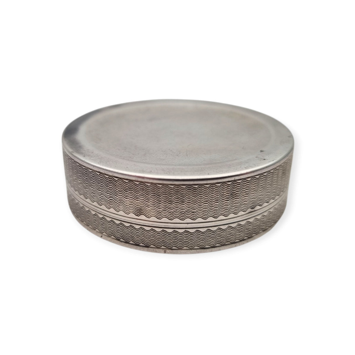Caja Belle Epoque redonda francesa de plata guilloché de Albert Deflon, París, 1907–1920