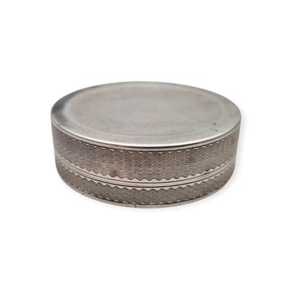 Caja Belle Epoque redonda francesa de plata guilloché de Albert Deflon, París, 1907–1920