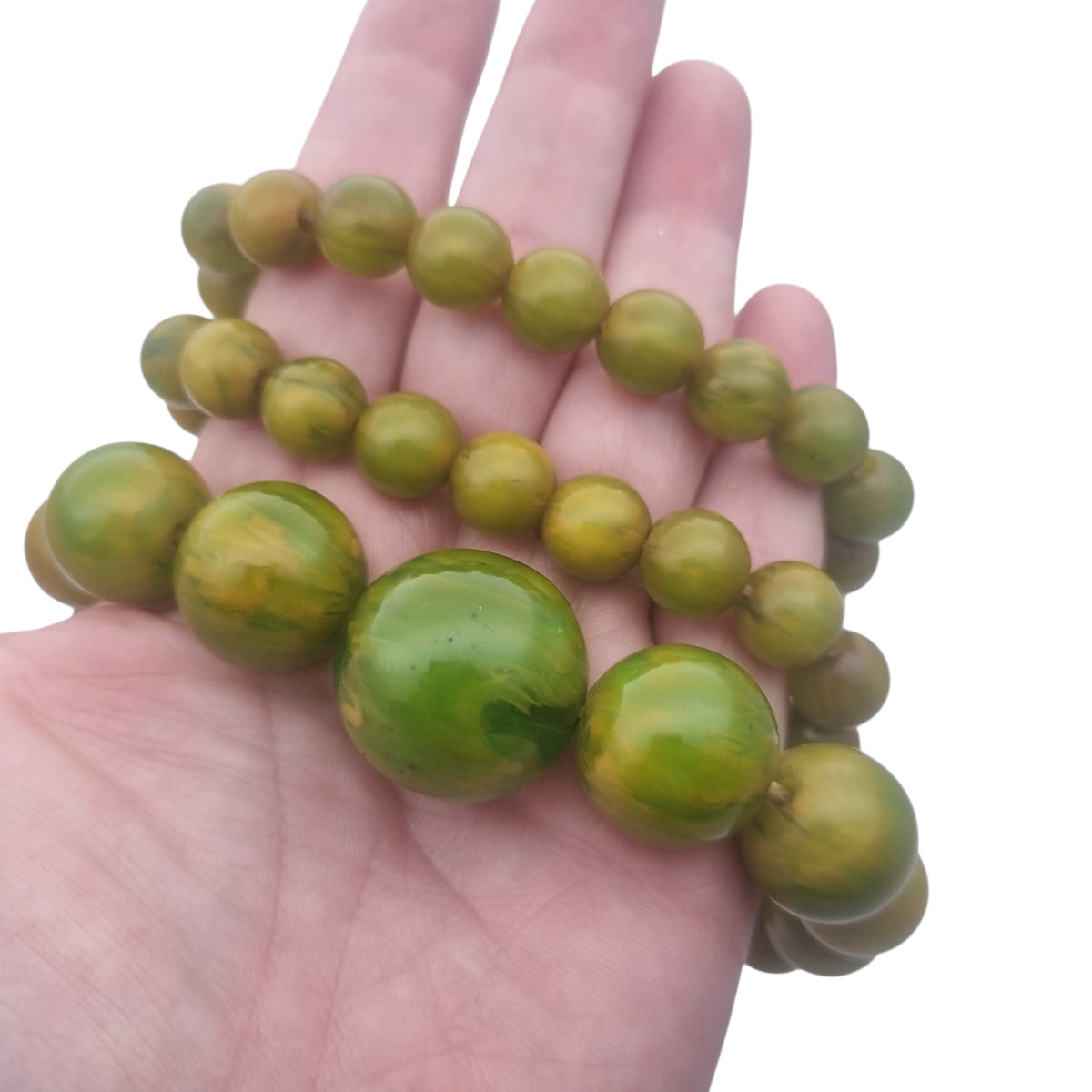 Antique Art Deco apple green bakelite bead necklace, circa 1930