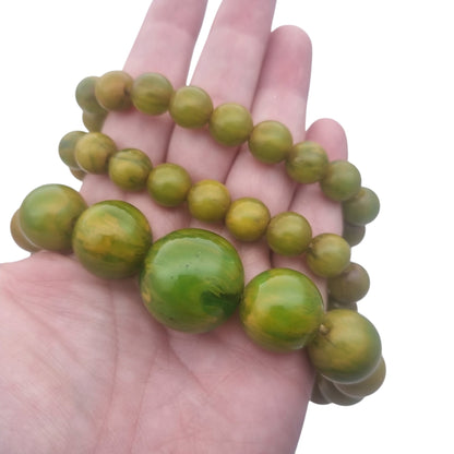 Antique Art Deco apple green bakelite bead necklace, circa 1930