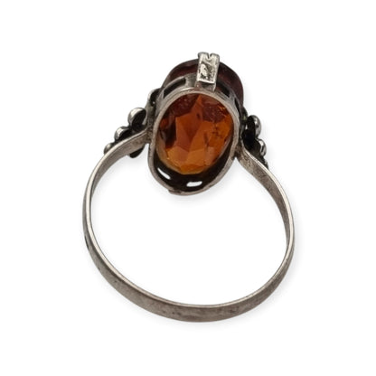 Vintage Art Deco silver ring with cognac-colored glass and geometric decoration, Europe, ca. 1950–1960
