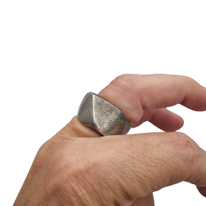 Brutalist ring in solid silver, eroded and satin finish, circa 1980-1990