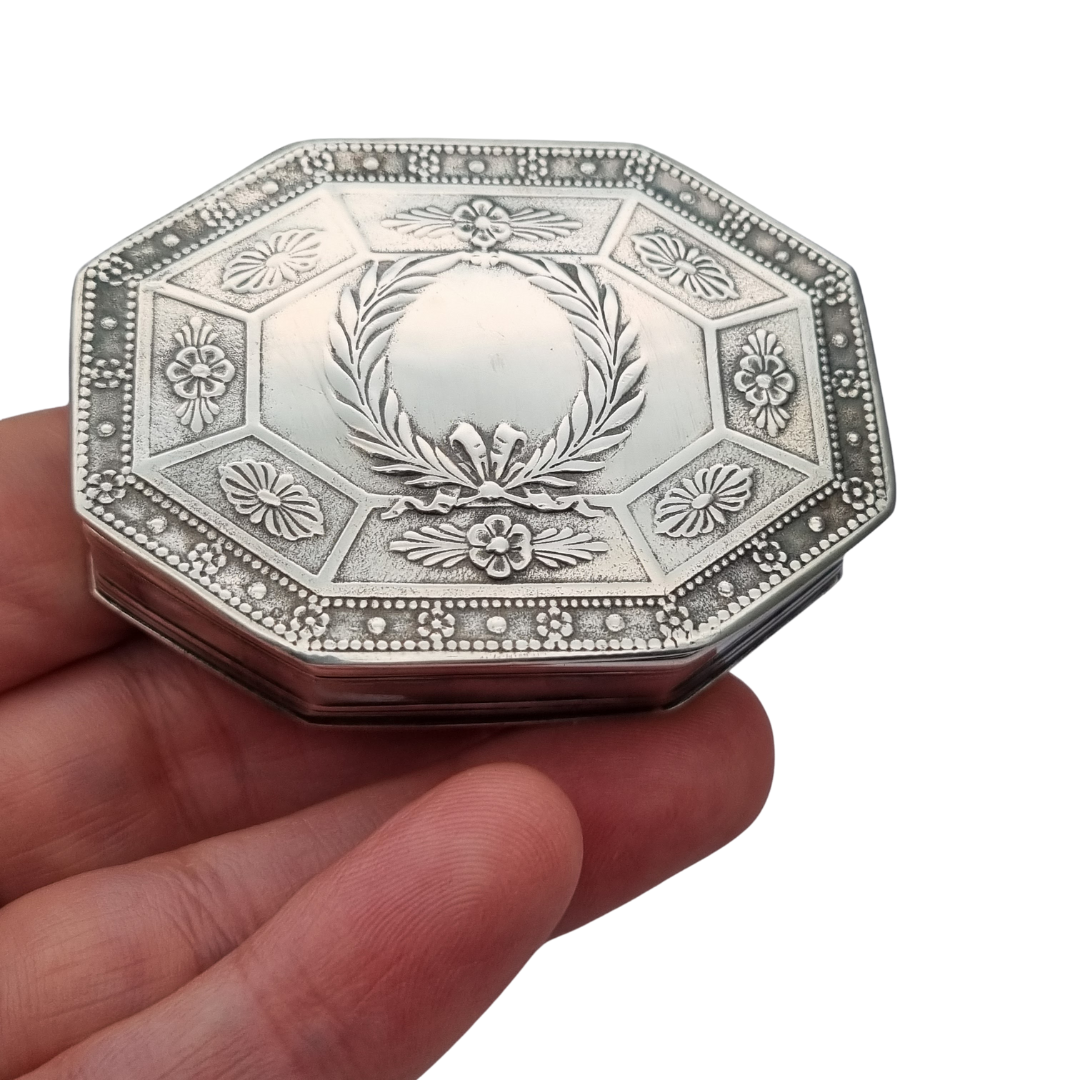Belle Époque box in octagonal silver France Tétard Frères circa 1900