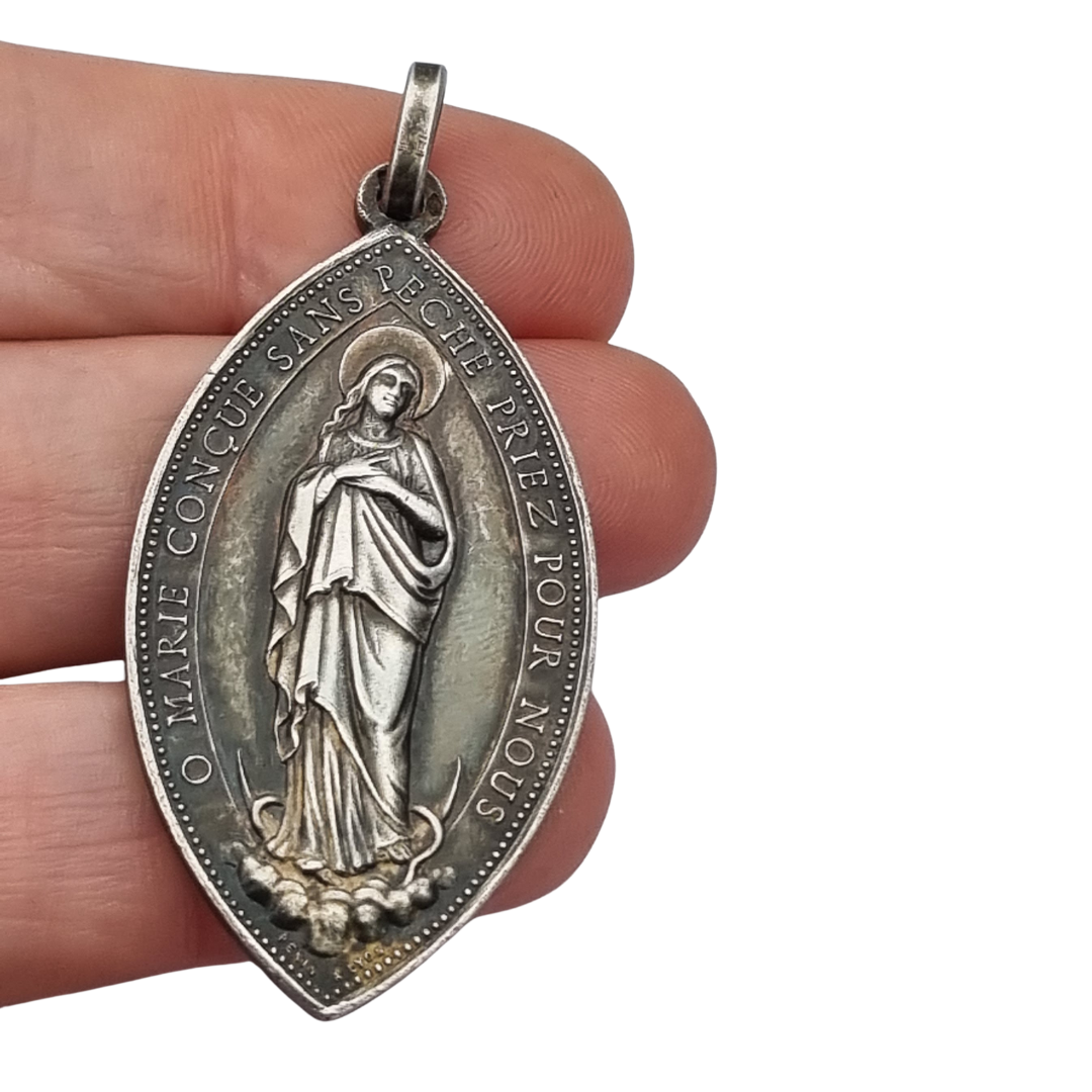 Antique religious medal in silver, Immaculate Virgin, Lyon circa 190