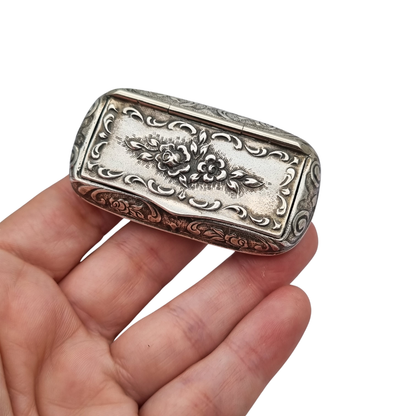 925 silver snuff box, Victorian-inspired, floral decoration, Europe, 20th century