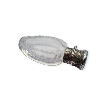 Victorian perfume bottle in cut glass and nielloed silver, circa 1890