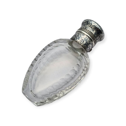 Victorian perfume bottle in cut glass and nielloed silver, circa 1890