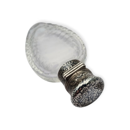 Victorian perfume bottle in cut glass and nielloed silver, circa 1890