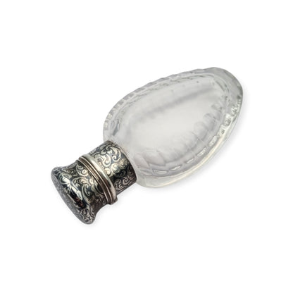 Victorian perfume bottle in cut glass and nielloed silver, circa 1890