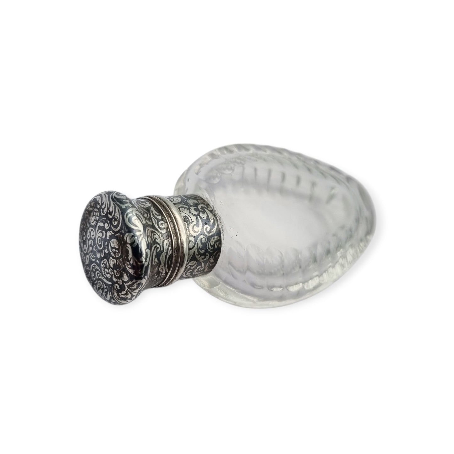 Victorian perfume bottle in cut glass and nielloed silver, circa 1890
