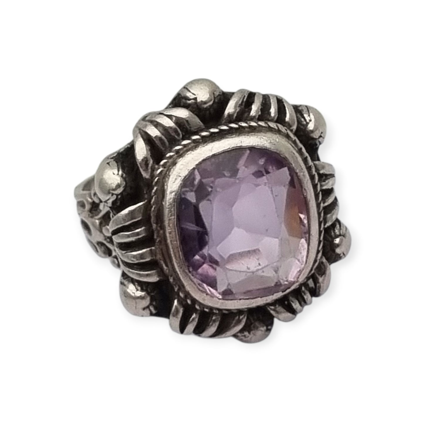 Art Deco style ring in openwork silver with violet crystal, circa 1960