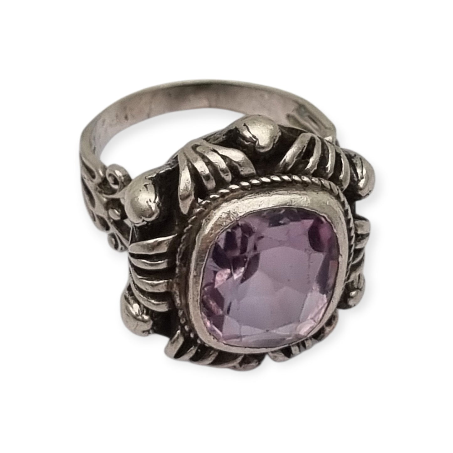 Art Deco style ring in openwork silver with violet crystal, circa 1960