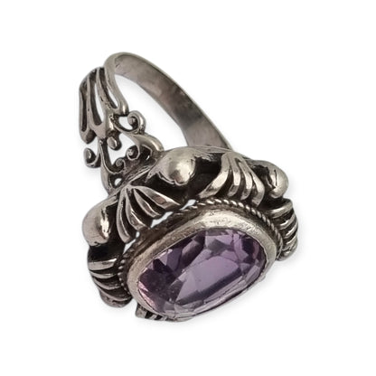 Art Deco style ring in openwork silver with violet crystal, circa 1960