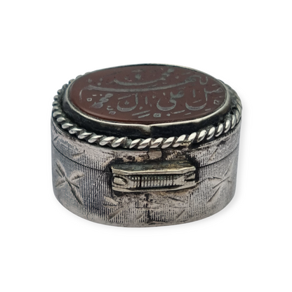 Caja antigua de plata 925 con tapa de cornalina grabada y caligrafía oriental