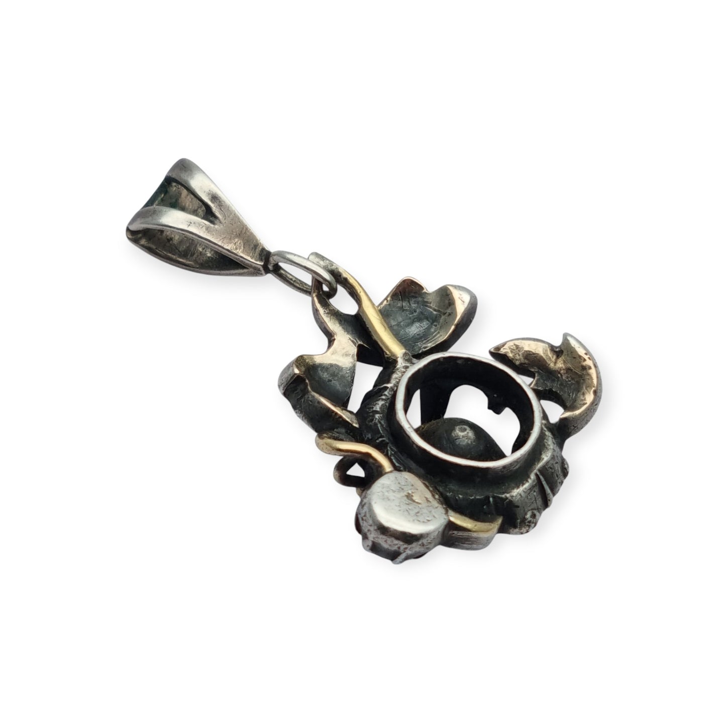 Colgante floral victoriano en plata con diamantes y detalles en oro, circa 1890