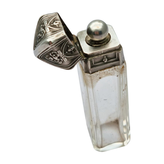 Belle Époque perfume bottle in engraved silver and crystal, circa 1900