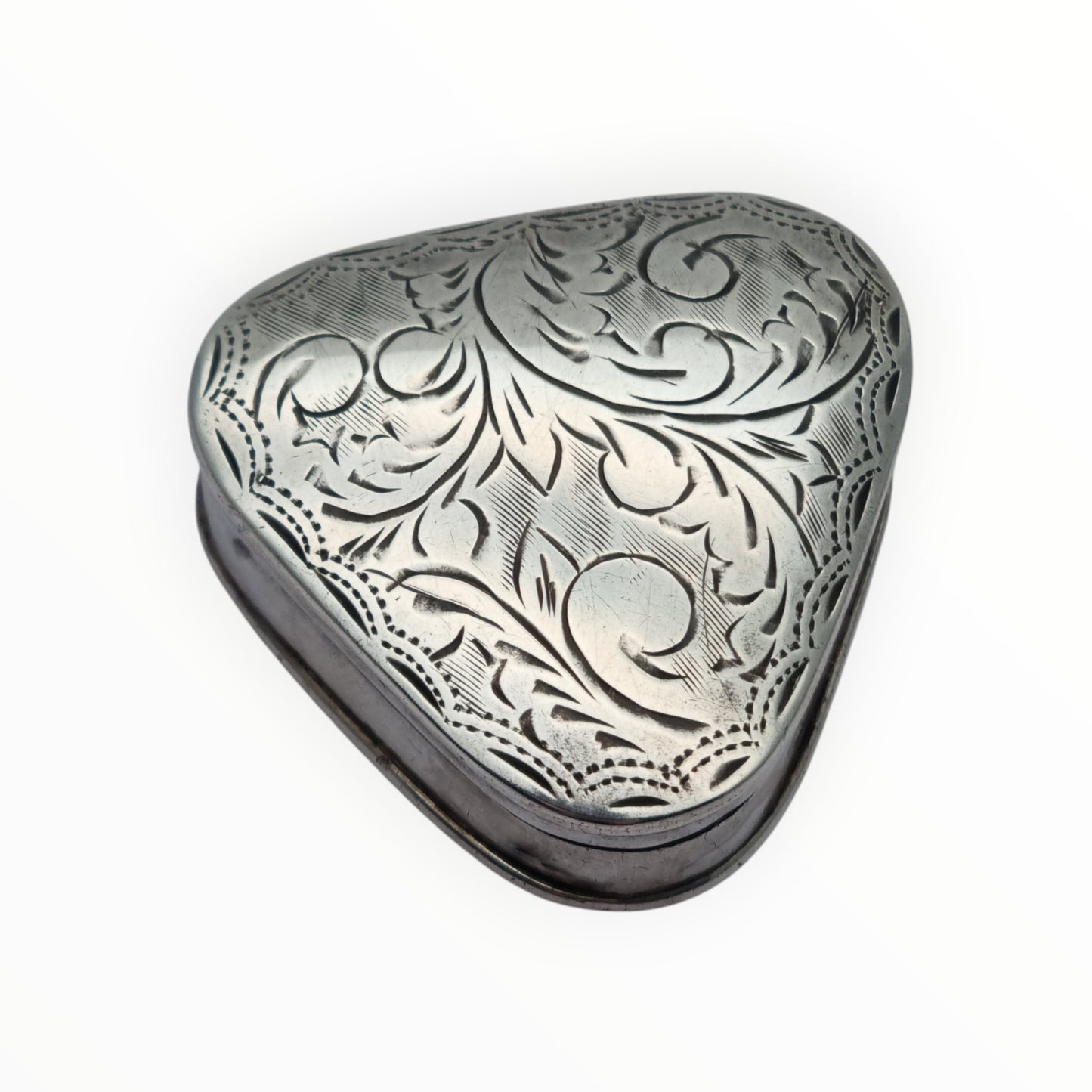 Triangular box made of 925 sterling silver, engraved with rounded edges, 1980s