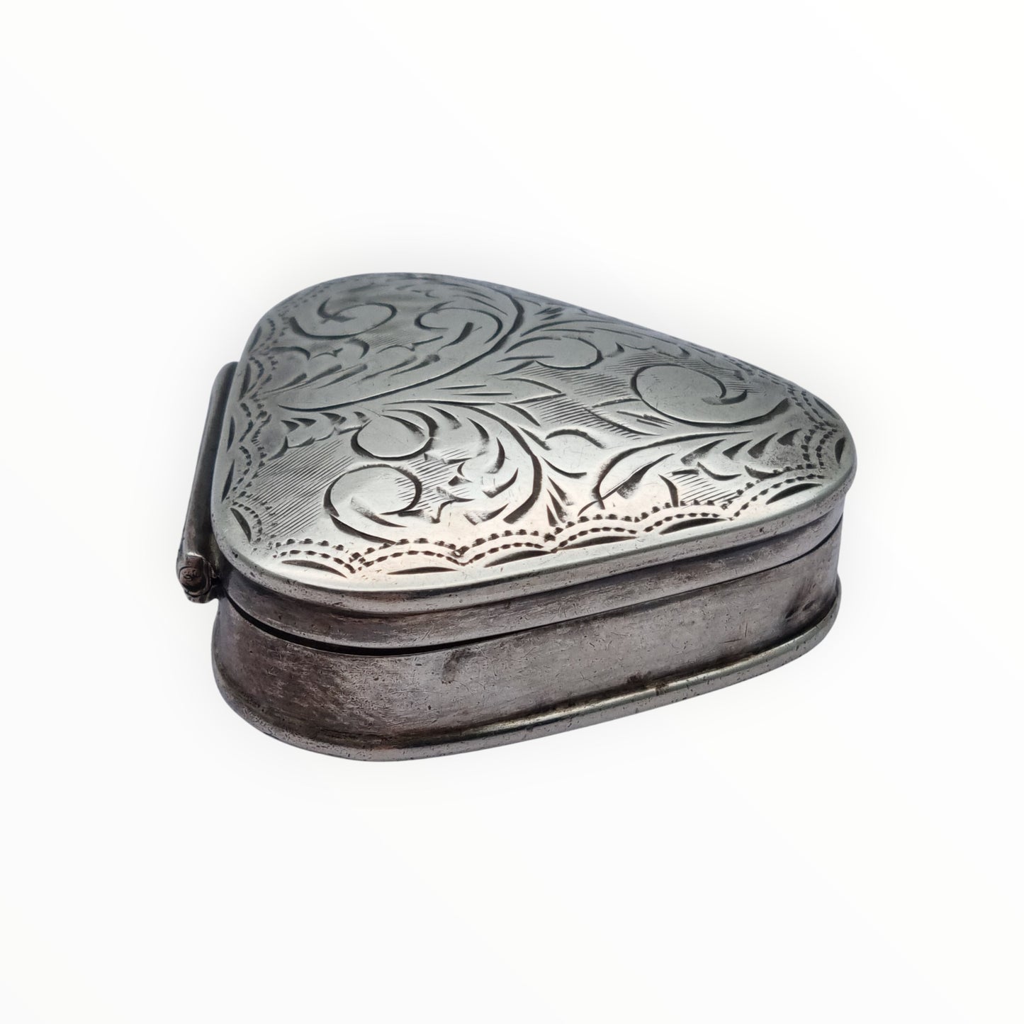 Triangular box made of 925 sterling silver, engraved with rounded edges, 1980s