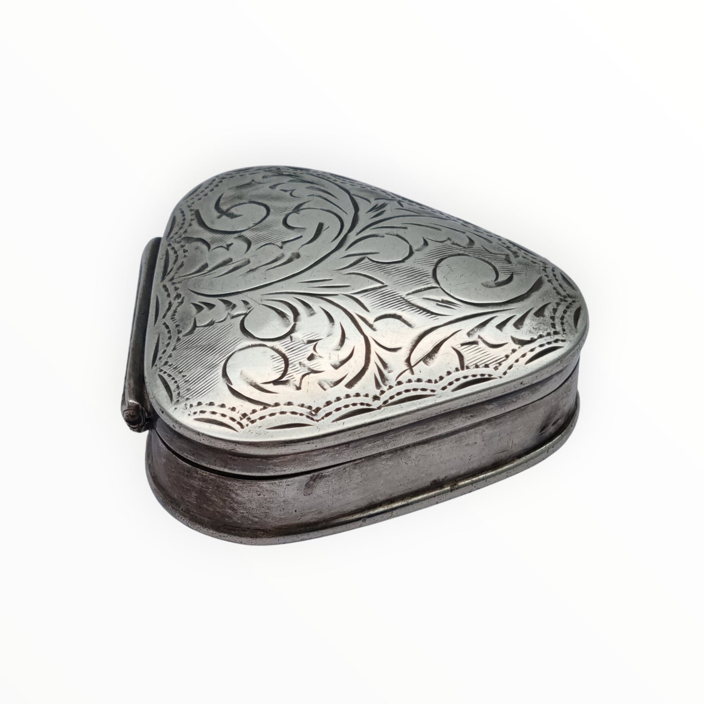 Triangular box made of 925 sterling silver, engraved with rounded edges, 1980s