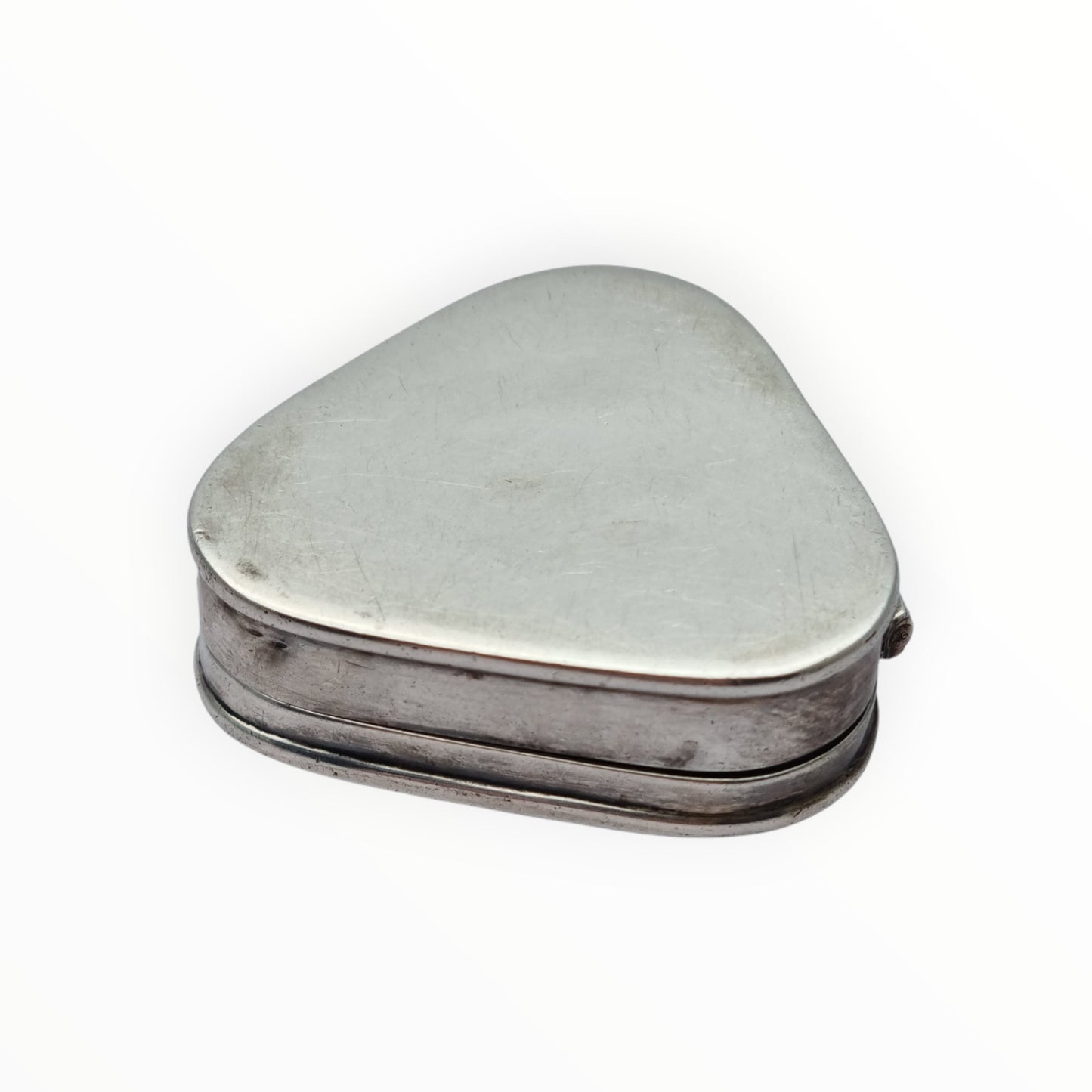 Triangular box made of 925 sterling silver, engraved with rounded edges, 1980s