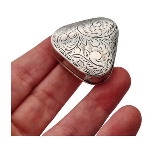 Triangular box made of 925 sterling silver, engraved with rounded edges, 1980s