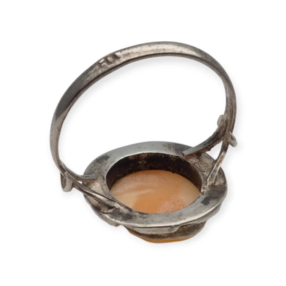 Anillo camafeo en plata con marquesitas estilo victoriano circa 1950 concha tallada