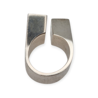 Brutalist ring in 925 silver with geometric design lapis lazuli, Spain 1970–1980