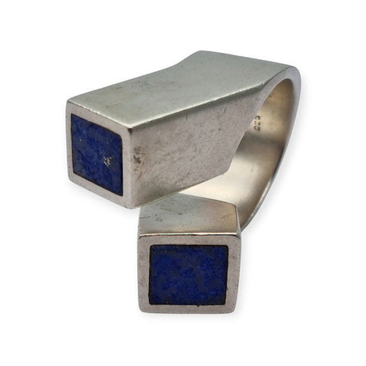 Brutalist ring in 925 silver with geometric design lapis lazuli, Spain 1970–1980