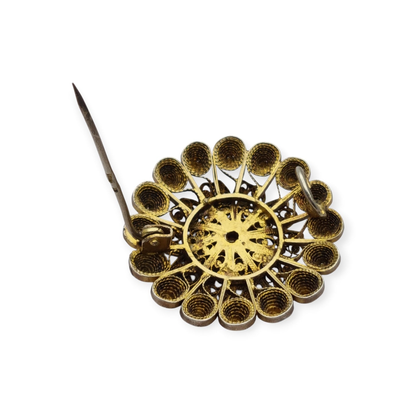 Floral brooch from the 1930s-40s in gilded silver with blue crystal and oriental filigree