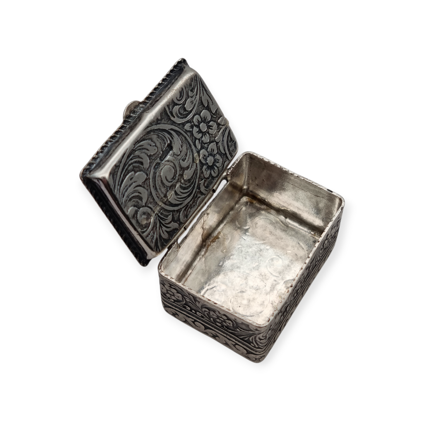 Vintage engraved 925 silver box – Europe, mid-20th century