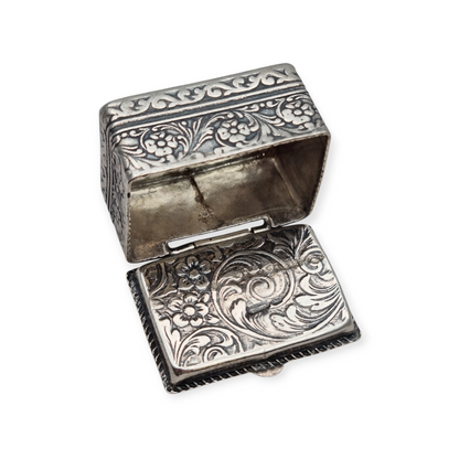 Vintage engraved 925 silver box – Europe, mid-20th century