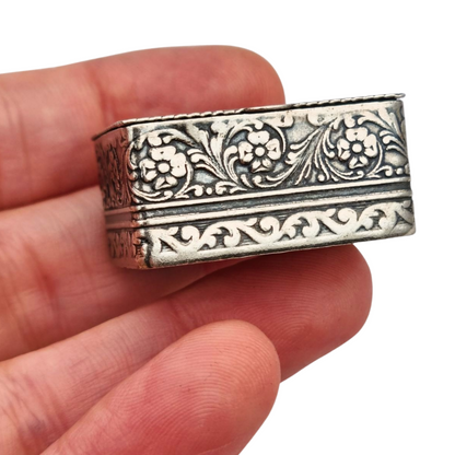 Vintage engraved 925 silver box – Europe, mid-20th century