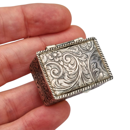 Vintage engraved 925 silver box – Europe, mid-20th century