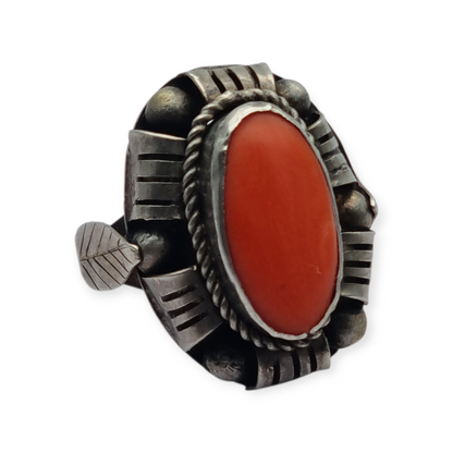 Art Deco style ring in 800 silver with oval coral, 1950s-60s, size 13 Spain