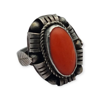 Art Deco style ring in 800 silver with oval coral, 1950s-60s, size 13 Spain