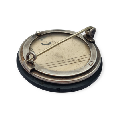 Guardapelo broche victoriano francés c.1900 en plata y vulcanita, “Breveté SGDG”