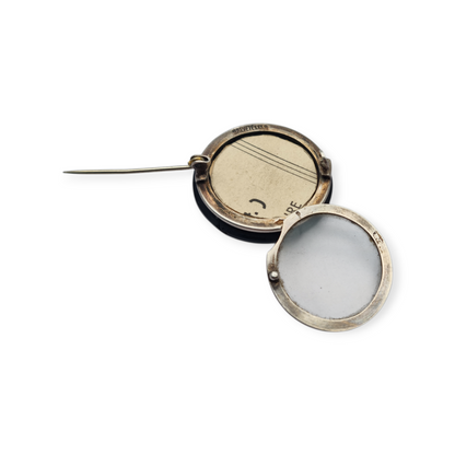 Guardapelo broche victoriano francés c.1900 en plata y vulcanita, “Breveté SGDG”