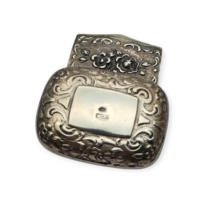 Caja pequeña plata 925 italiana grabada con flores, Milano, circa 1970