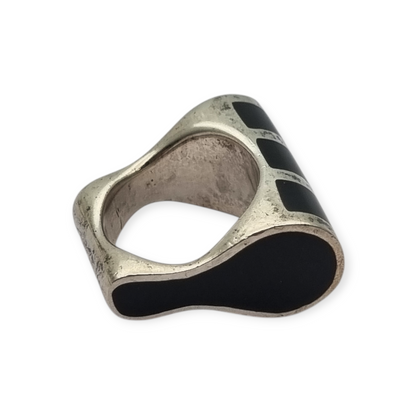 Anillo de diseño geométrico de plata y ónix negro, muy original, 1980