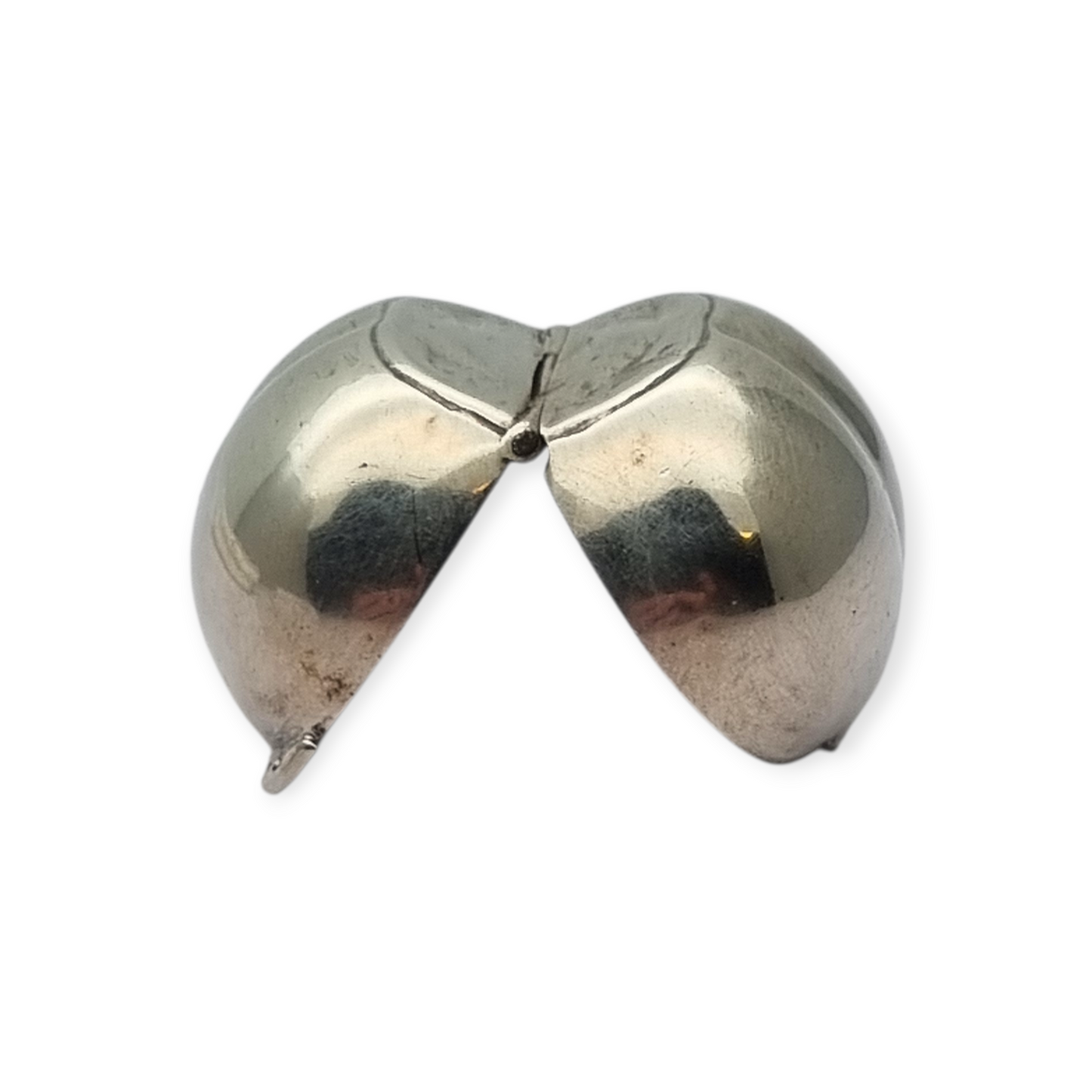 Caja miniatura de plata forma avellana en relieve naturalista, circa 1980