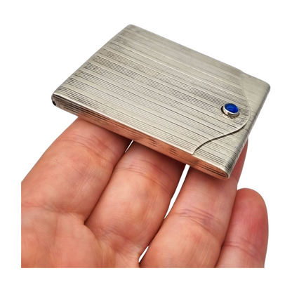 Caja de cerillas Art Deco en plata 800 estriada con cabujón azul, Europa 1930-40