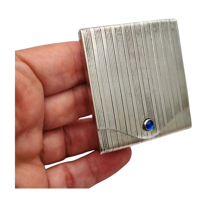 Caja de cerillas Art Deco en plata 800 estriada con cabujón azul, Europa 1930-40