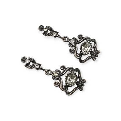 Pendientes de plata con pedrería blanca regionales, estilo barroco revival años 70