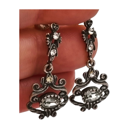 Pendientes de plata con pedrería blanca regionales, estilo barroco revival años 70