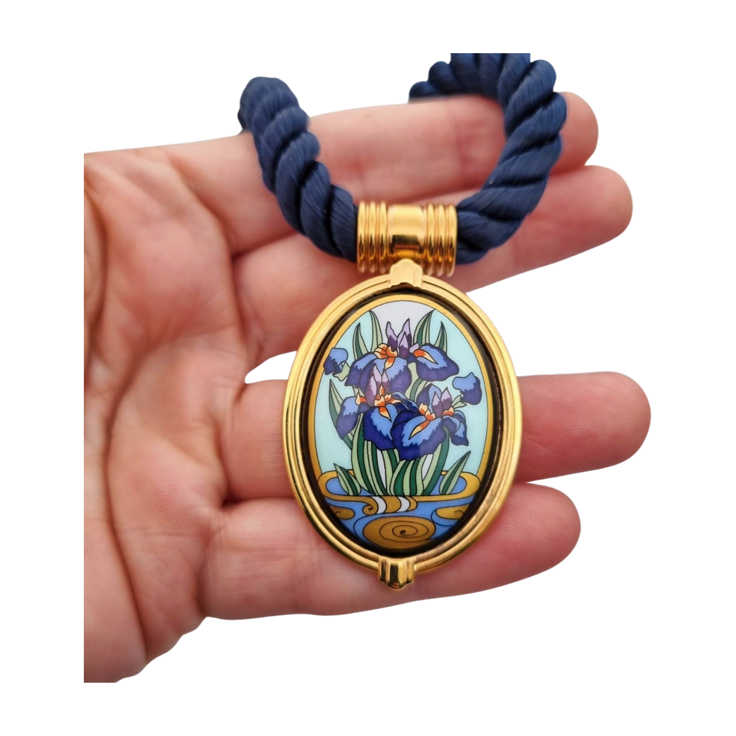 Collar con colgante de iris de Michaela Frey Wien esmaltado con cordón azul, circa 1980